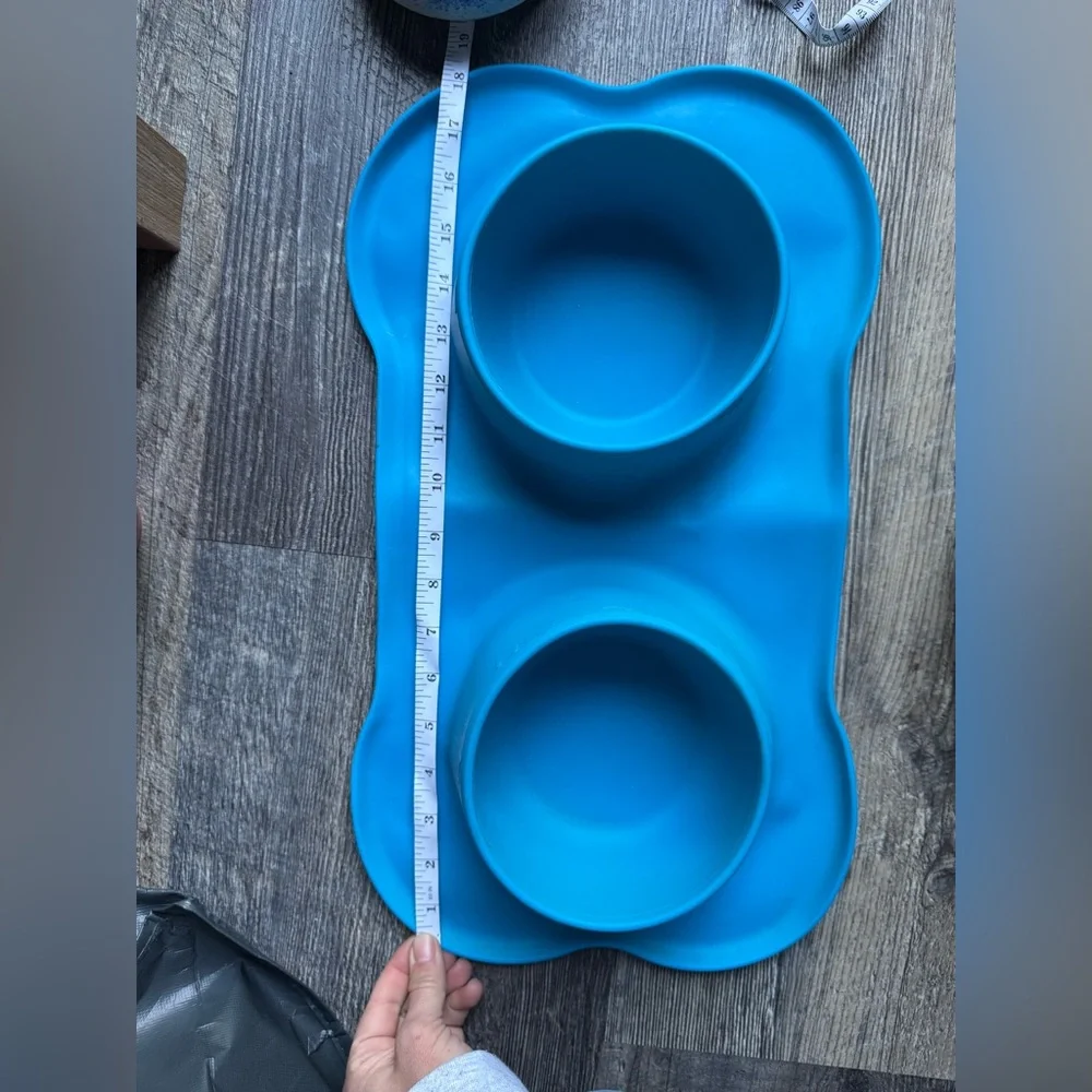Blue Silicone Pet Feeding Mat with Bowls
